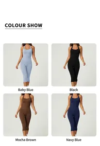 Dettaglio che mostra le quattro opzioni di colore per la tuta da yoga senza cuciture.