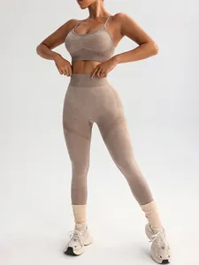 Dames tweedelige naadloze yogaset inclusief sportbeha en legging met hoge taille