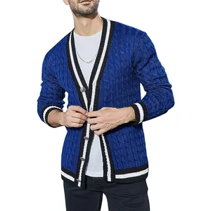 Cardigan da uomo blu in maglia a trecce con bordi a righe e scollo a V con bottoni