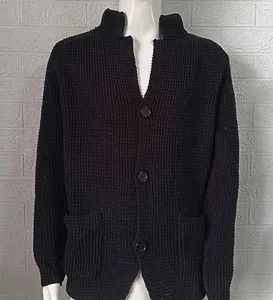 Ανδρική μαύρη πλεκτή ζακέτα slim fit με όρθιο γιακά και πλέξη waffle