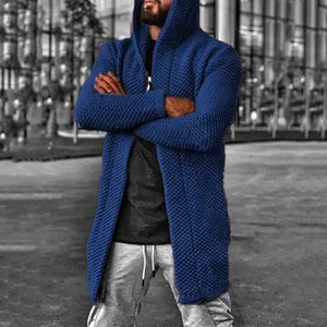 Vista detallada de la chaqueta de punto con capucha y manga larga para hombre azul de invierno