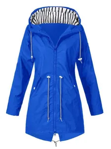 Blaue wasserdichte Outdoor-Kapuzenjacke mit gestreiftem Futter und Taillenkordelzug