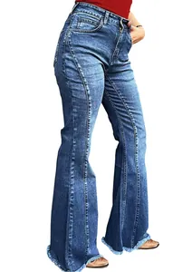 Seitenansicht der blauen High-Waist-Schlagjeans für Damen mit modischen Ziernähten