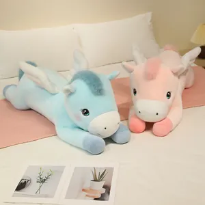 Lindos peluches de pegaso tumbados en rosa y azul, suaves caballos voladores para niños