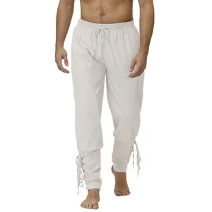 Vista detallada de pantalones renacentistas medievales con cordones para disfraz steampunk
