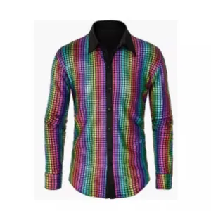 Camisa de manga larga para hombre con lentejuelas arcoíris y detalles de cuello negro