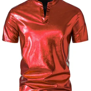 Rotes glänzendes Herren-T-Shirt mit modischem Henley-Kragen für Partys