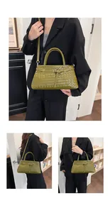 Lifestyle-Ansicht der olivgrünen gewebten Ledertasche aus verschiedenen Blickwinkeln.