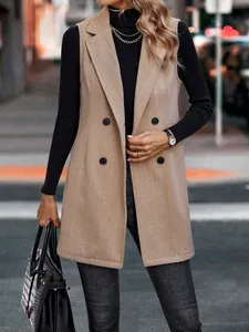 Elegante gilet lungo spigato beige da donna, outfit autunnale stile street alla moda