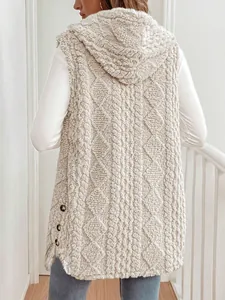Vue arrière d'un gilet à capuche en polaire crème pour femme avec maille torsadée