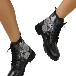 Stilvolle schwarze Martin Boots mit elegantem 3D-Rosendruck und klassischem Schnürdesign