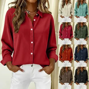 Diverse opzioni di colore per camicie casual da donna in velluto a coste autunno.