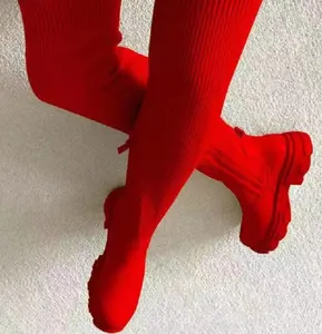Stivali sopra il ginocchio in fly-knit rosso vibrante con suola spessa per donna moda.