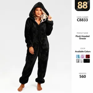 Zachte zwarte pluche onesie voor dames met capuchon, rits en elastische boorden