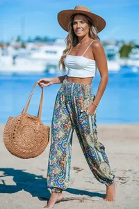 Bohemian ψηλόμεσο παντελόνι χαρέμι με έθνικ τύπωμα για καλοκαιρινές διακοπές.
