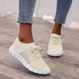 Atmungsaktive beige Damen-Sneaker aus Strickgewebe mit bequemer, dicker Plateausohle