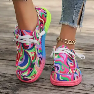 Bunte Damen-Bootsschuhe aus Segeltuch mit Graffiti-Muster und farbiger Sohle