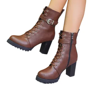 Bottines marrons à lacets avec talon épais, fermeture éclair et boucle.