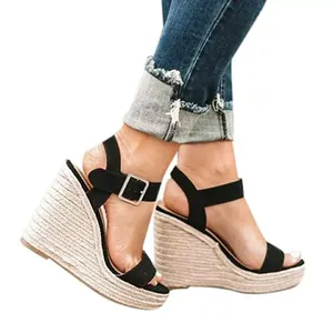 Eleganti sandali con zeppa in corda da donna con cinturino alla caviglia nero e alto