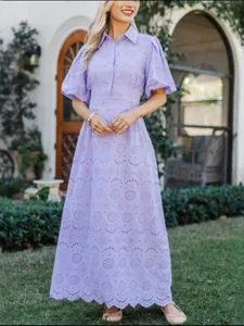 Robe longue lavande broderie anglaise avec col POLO et manches bouffantes de femme