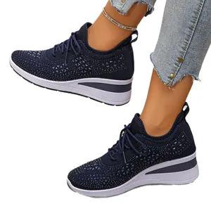 Baskets confortables à strass bleu marine pour femmes avec semelle compensée blanche