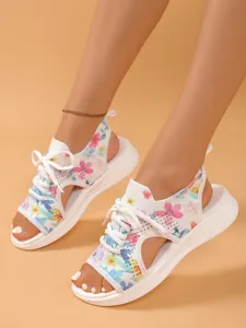 Sandales de sport pour femmes en maille fleurie avec semelle souple et design ajouré