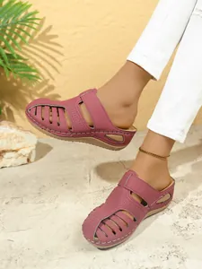 Bordeauxrote geschlossene Mules für Damen mit atmungsaktivem Cut-Out-Design