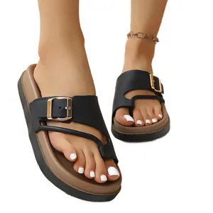 Fashionable women's platform toe-loop sandals with adjustable buckle strap and thick sole