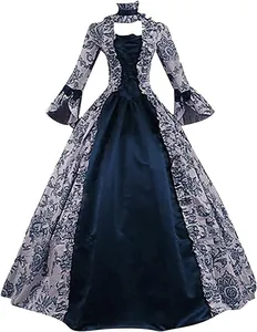 Vue détaillée d'une robe de cour médiévale de style Renaissance avec manches cloches
