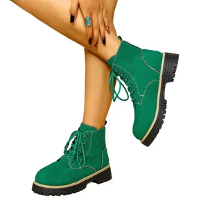 Leuchtend grüne Wildleder-Stiefeletten mit dicker Plateausohle zum Schnüren für Damen