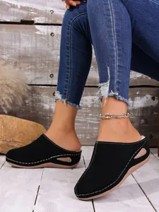 Mules à plateforme noires pour femmes avec doublure polaire et surpiqûres contrastées