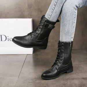Bottes de combat noires classiques à lacets pour femmes avec fermeture éclair latérale