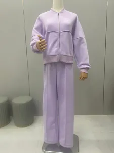 Ensemble de survêtement en polaire deux pièces lavande avec sweat à capuche zippé et pantalon