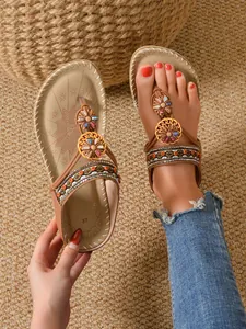 Bohemian flat thong sandals with rhinestone flower details and ethnic woven strap decoration