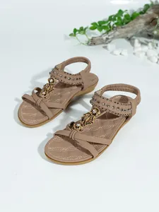 Sandalias planas de estilo bohemio con bordado de cuentas hecho a mano y cristales en suela blanda