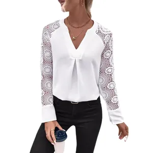 Elegantes weißes V-Ausschnitt Langarmshirt mit kunstvollen Patchwork-Spitzenärmeln für Damen