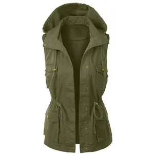 Détail du gilet utilitaire à capuche vert armée pour femmes avec cordon de serrage