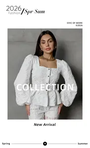 Elegante camicia in jacquard bianco con maniche a sbuffo e scollo quadrato retrò