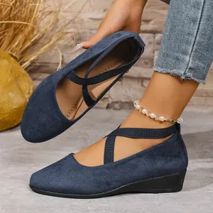 Scarpe con zeppa da donna in finto camoscio blu scuro con cinturini elastici incrociati