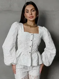 Camicetta vintage francese in jacquard bianco con scollo quadrato e maniche a sbuffo