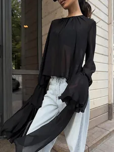 Chique zwarte chiffon blouse met onregelmatige ruches aan de mouwen