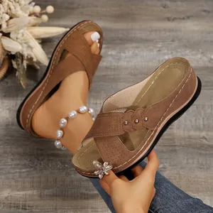 Sandales Compensées Décontractées pour Femmes Brides Croisées Mules Plateforme Cuir PU Mat Rivets Perforés Chaussures Plage