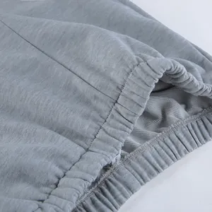 Primer plano de la cintura elástica acanalada gris jaspeada y textura de punto.