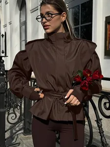 Elegante braune Damen-Windjacke im französischen Stil mit Puffärmeln und Taillengürtel