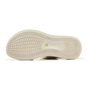 Dettaglio suola platform beige antiscivolo per sandali da donna in rete traspirante