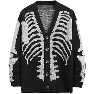 Gilet en tricot noir d'Halloween avec motif jacquard de cage thoracique blanche chic
