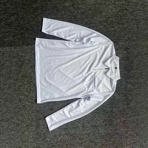 Polo classica bianca da uomo a maniche lunghe con colletto a zip e taschino sul petto