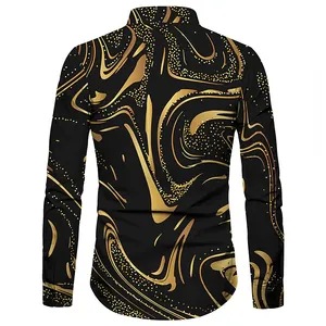 Rückenansicht eines schwarzen Herren-Langarmhemdes mit luxuriösem Goldmarmor-Druckmuster.