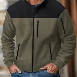 Chaqueta polar bicolor para hombre en verde oliva y negro con múltiples cremalleras