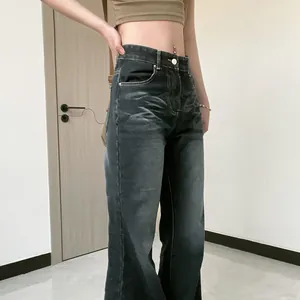 Jean évasé noir taille haute pour femme avec vue détaillée sur la coupe stretch